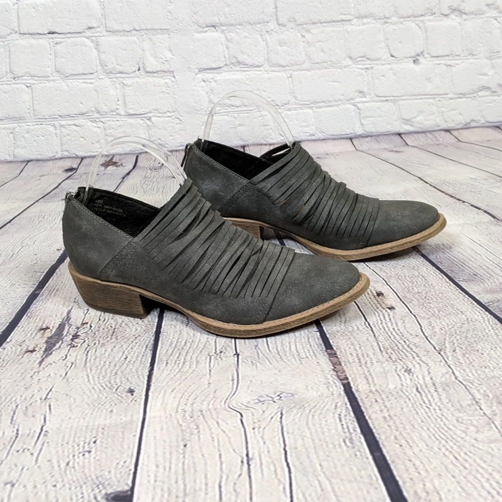 COCONUTS by Matisse Gray Meade Ankle Boots Booties
